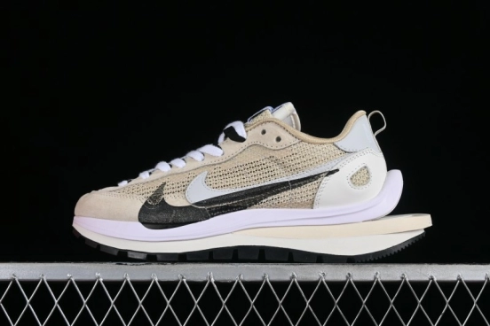 Nike Sacai VaporWaffle 3.0 Fashion-Forward Running Shoes - CV1363-108