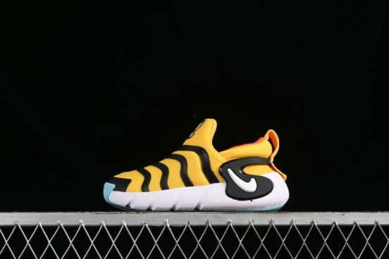 Nike Dynamo Go Flyease Kids' Easy-On Sneakers with Press-Down Heel - DR0270-700