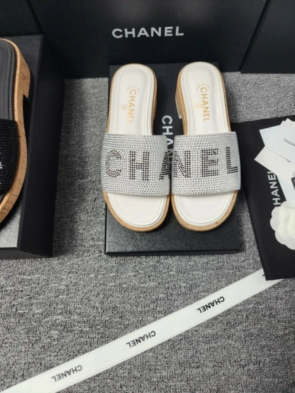 2025 Slippers Chanel White Crystal Slide LY00260