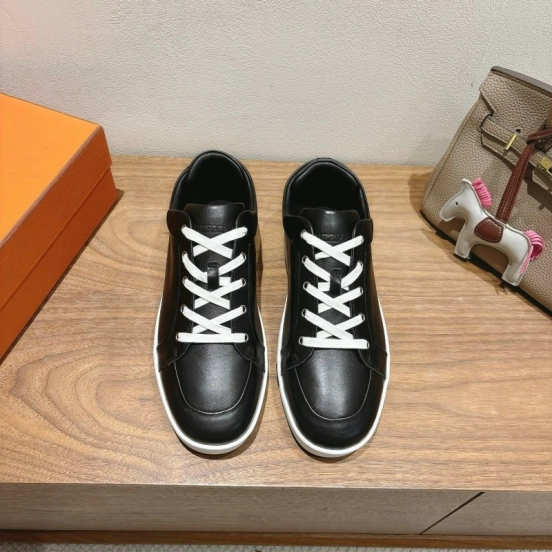 2025 Unisex Hermès Black Leather Sneakers AS00380